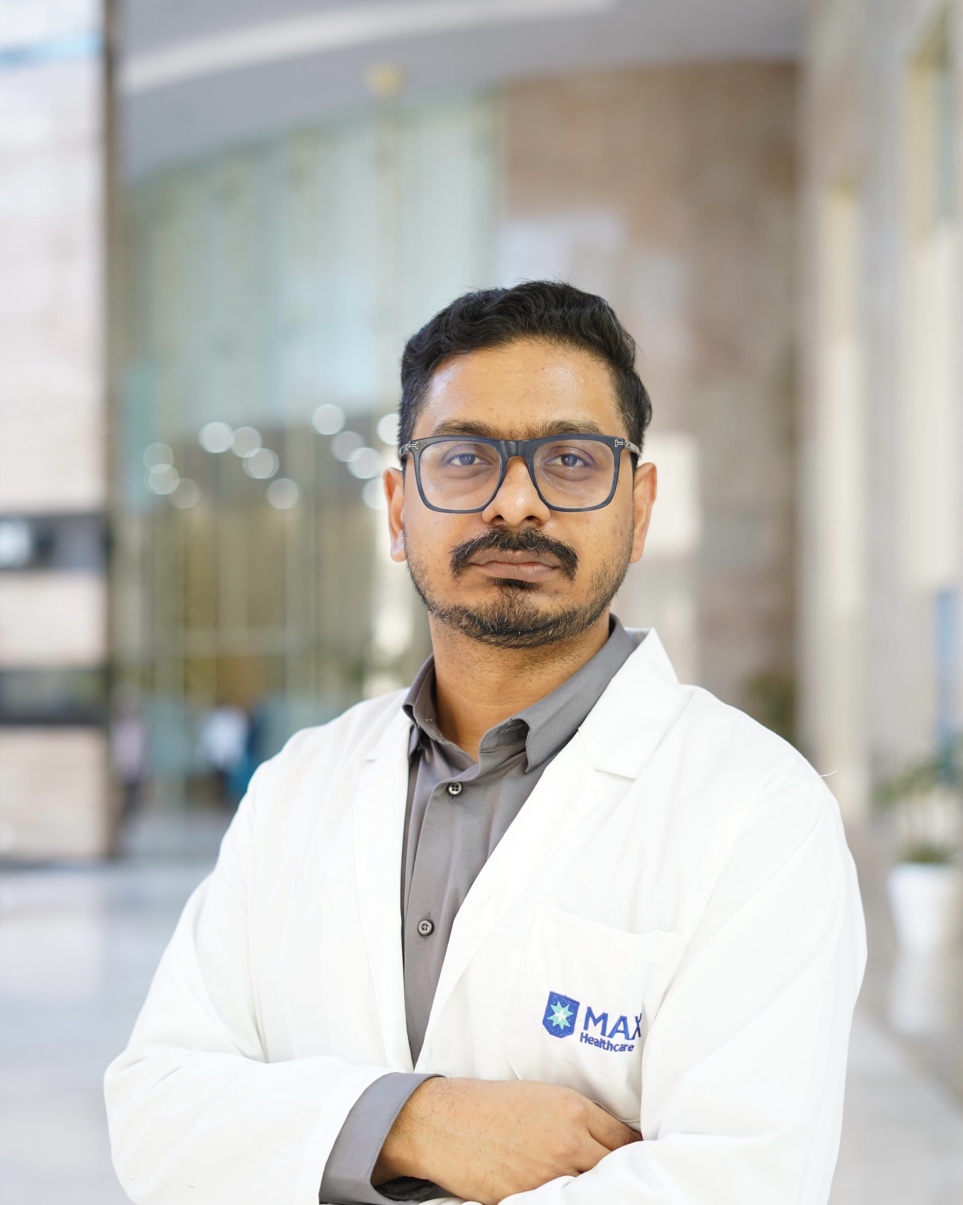 Dr. Ishan Mishra - Best Consultant Rheumatologist in Lucknow Varanasi, Specialist in Rheumatoid Arthritis Lupus Gout